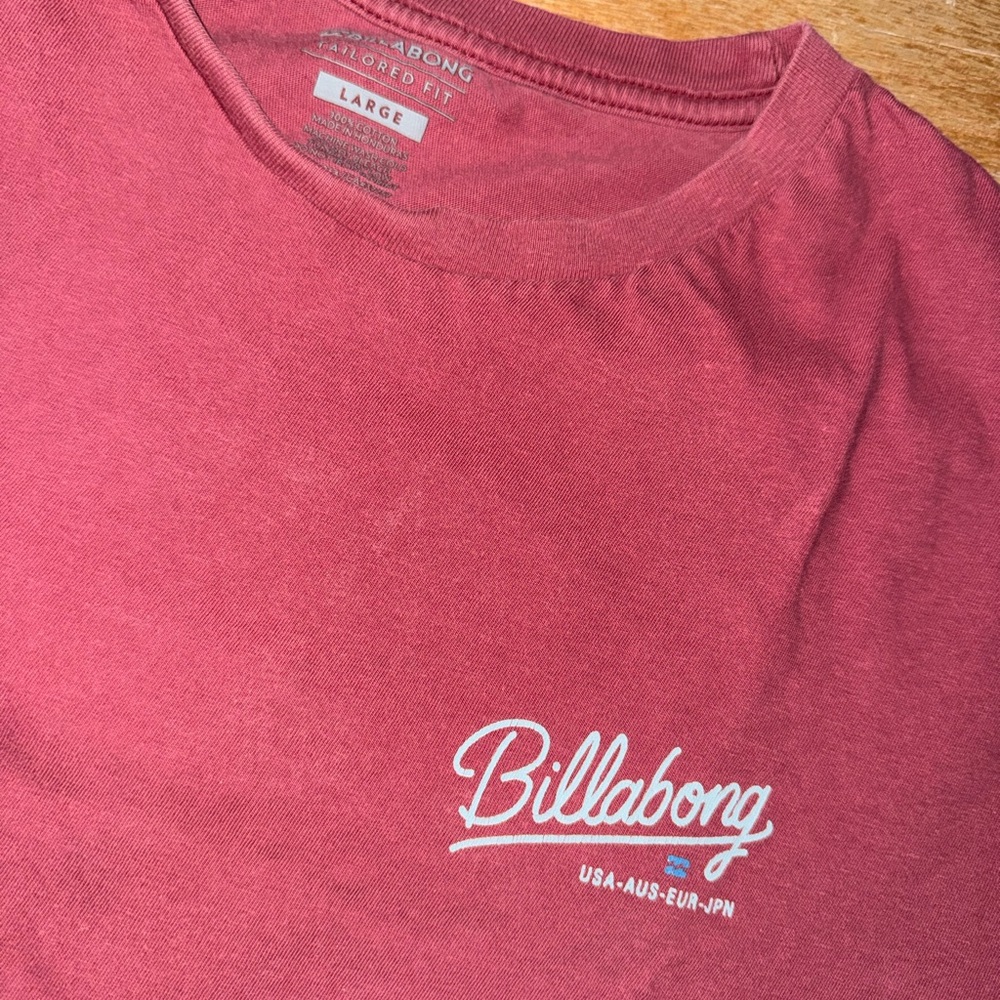 Billabong Men's Tee in Rose Red with White Logo Sz M
